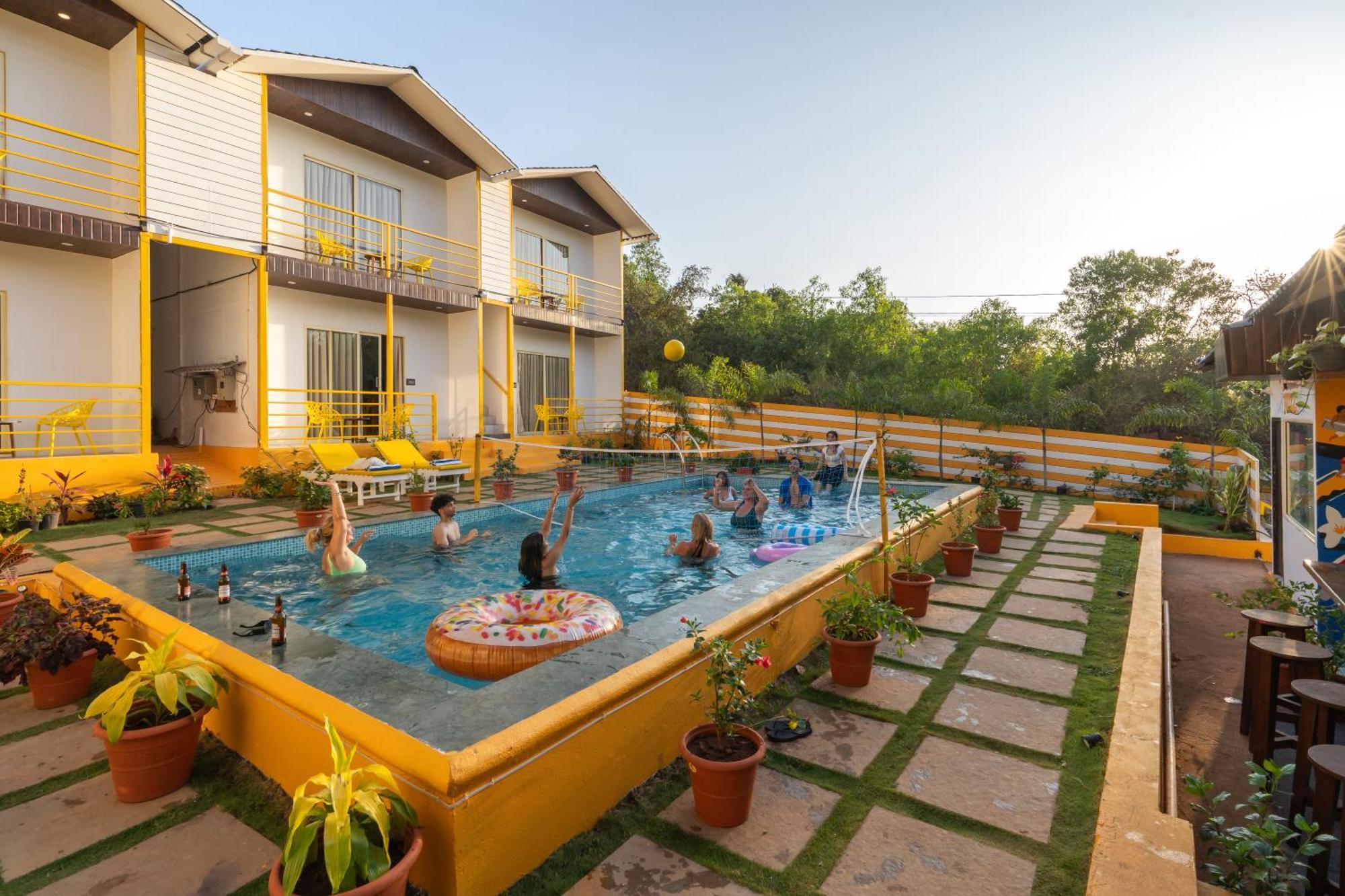 The Social Stays Goa, Morjim Formerly Artbuzz Bagian luar foto